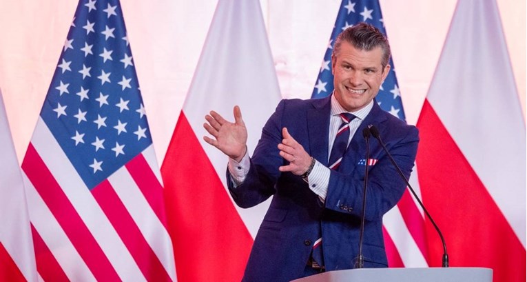 Ameriku vodi hrpa glupana