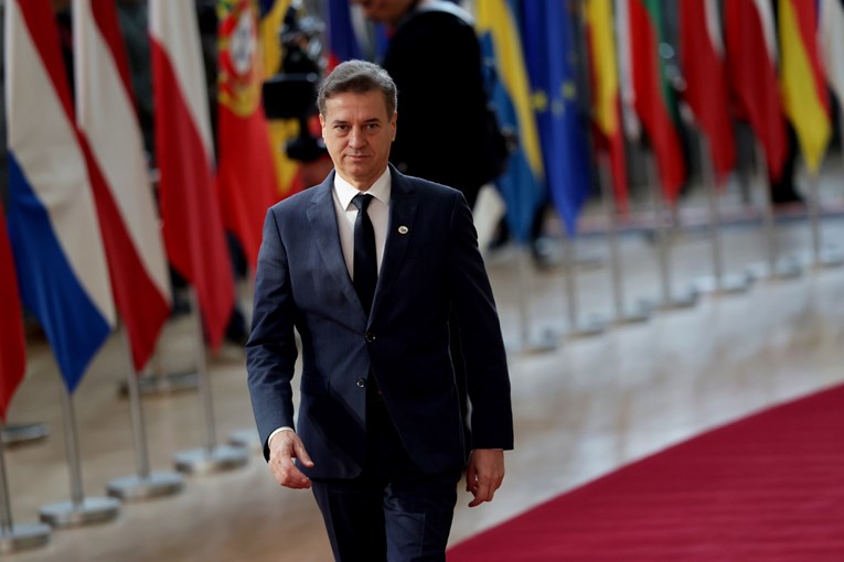 Golob u koaliciju pozvao sve stranke, osim Janšine