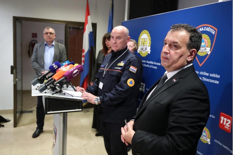 Zaraženi slovenski doktor liječio i Hrvate. Kruzer u karanteni na Malom Lošinju