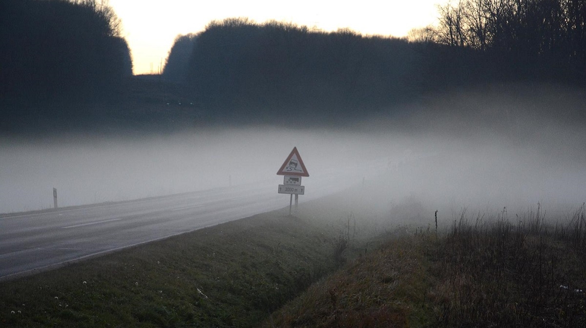 Zbog magle u Lici i Gorskom kotaru smanjena vidljivost, javlja HAK