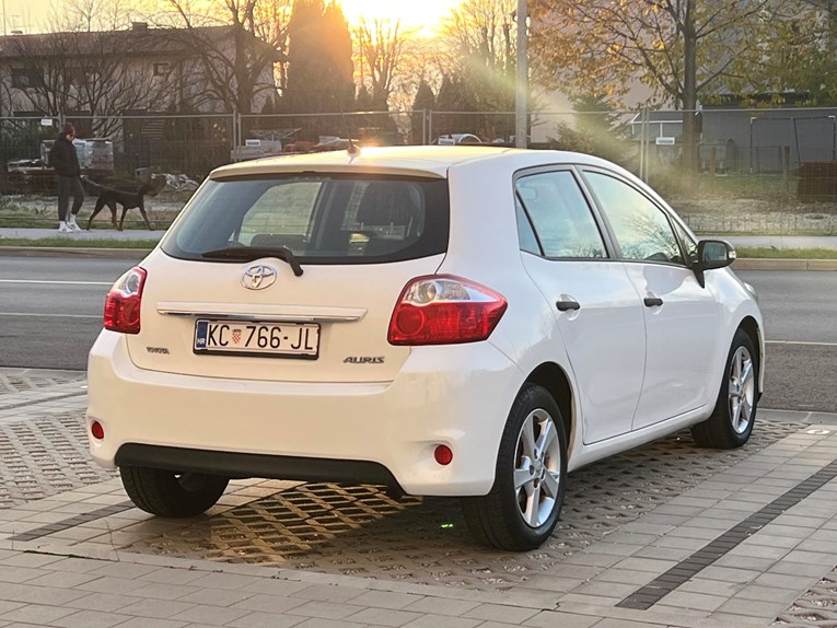 Tražite auto? Ovi su se rabljeni najviše pregledavali na oglasima