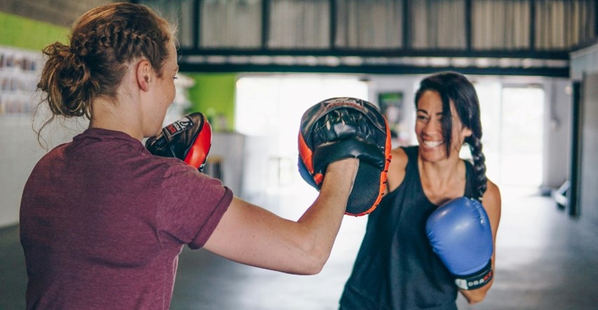 Pet razloga zašto biste trebali razmisliti o treniranju boksa