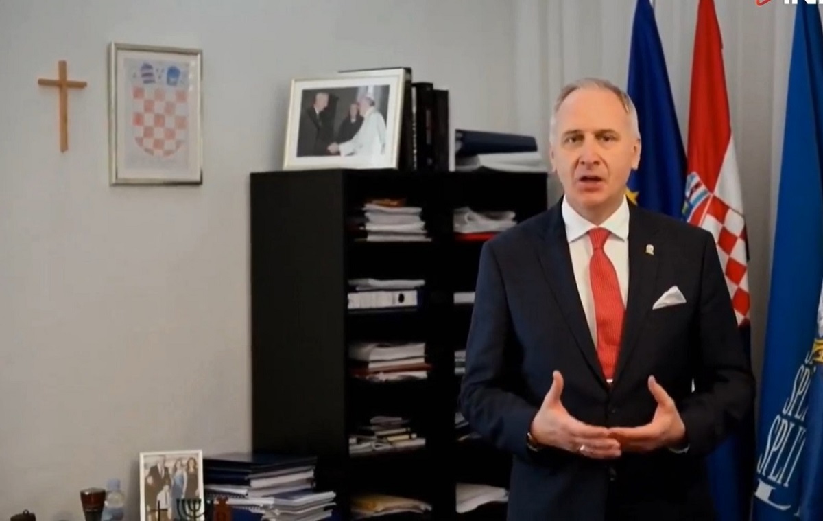 VIDEO Je li ovo ured splitskog gradonačelnika ili sakristija?