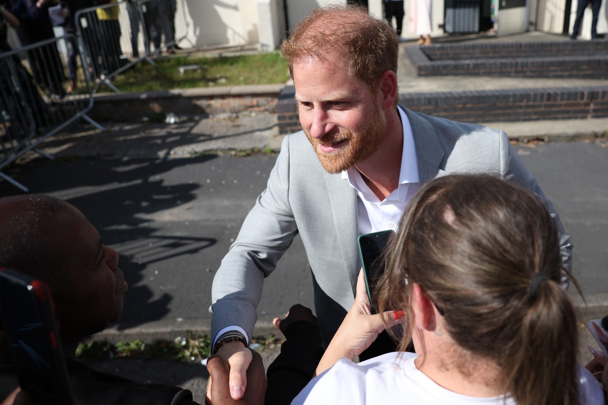 Princ Harry donira 1.1 milijuna funti britanskoj humanitarnoj organizaciji za djecu