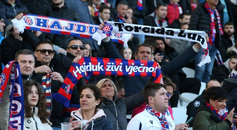 VIDEO Ukrajinska pjevačica otpjevala himnu na Poljudu