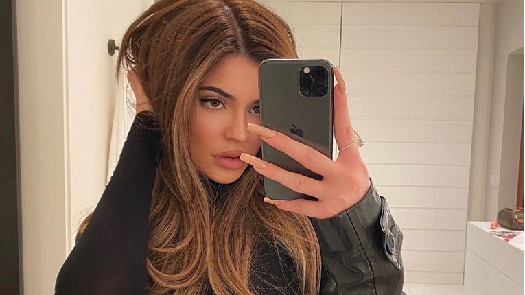 Kylie Jenner pokazala nevjerojatan ormar, a onda otkrila što je njena kći dobila