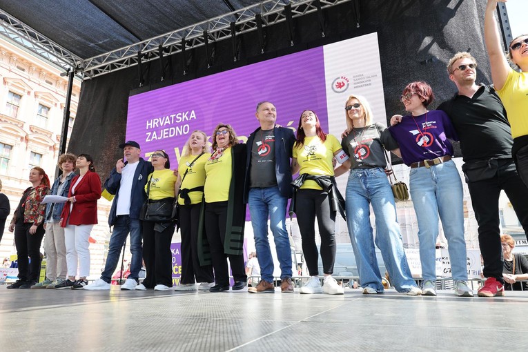 Anketa: Većina građana podržava povećanje plaća u javnom sektoru
