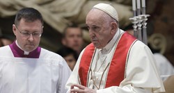 Papa Franjo: Napad na stambenu zgradu u Dnjepru je srceparajući