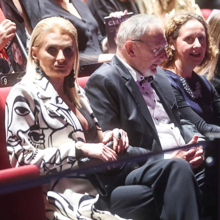 Davor Božinović sa suprugom snimljen u kazalištu, nju ne viđamo često