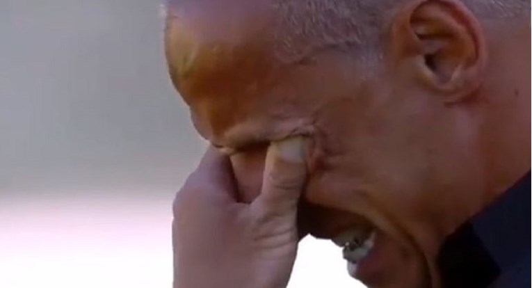 Suzama rasplakao Italiju: Trener se slomio tijekom minute šutnje za žrtve korone