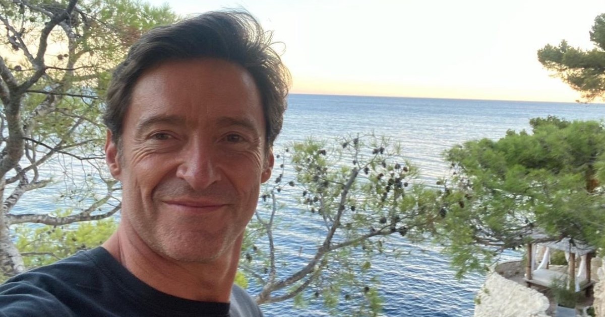 Hugh Jackman se skinuo u kupaće gaćice pa zaplivao ledenim oceanom