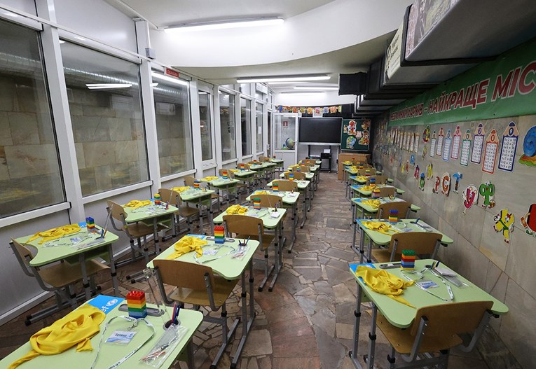 Ukrajinci sad uče na stanicama podzemne, ali uskoro će u prvoj podzemnoj školi