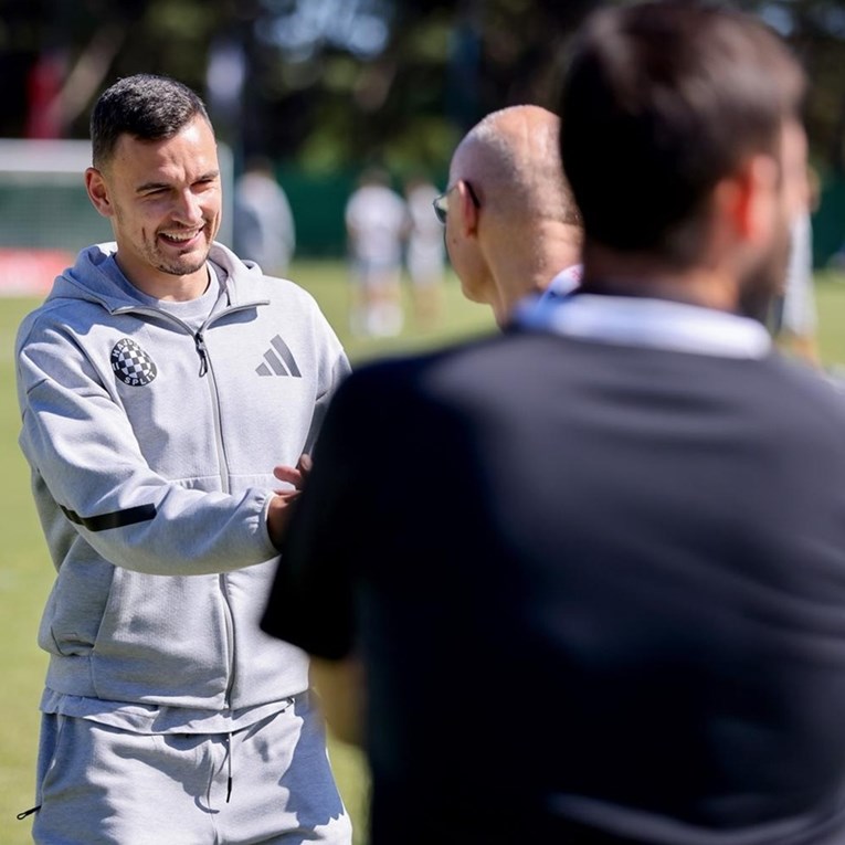 Uremović predstavljen u Japanu. Ovo je njegova poruka novim suigračima