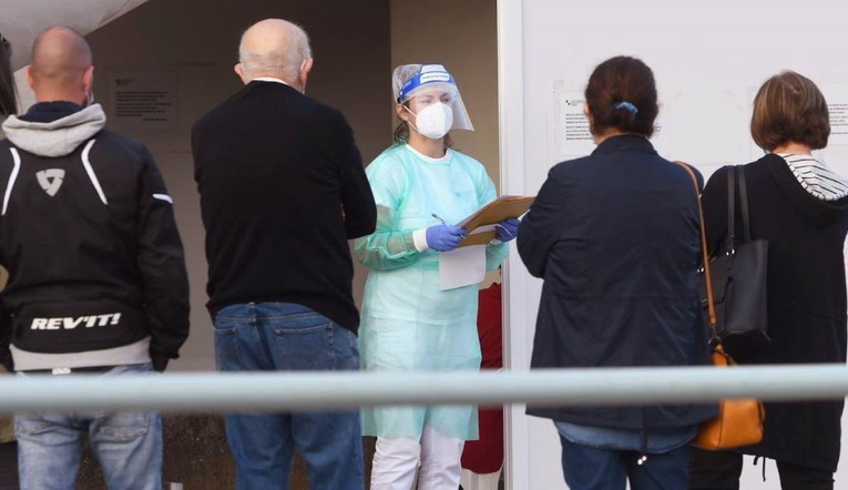 Stožer: Imamo 577 novih slučajeva, umrle dvije osobe