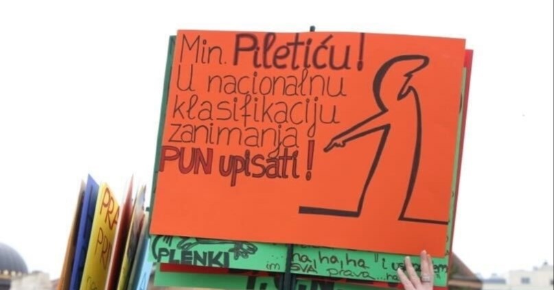 FOTO Pogledajte poruke nastavnika s prosvjeda: "Nije problem u novcu"
