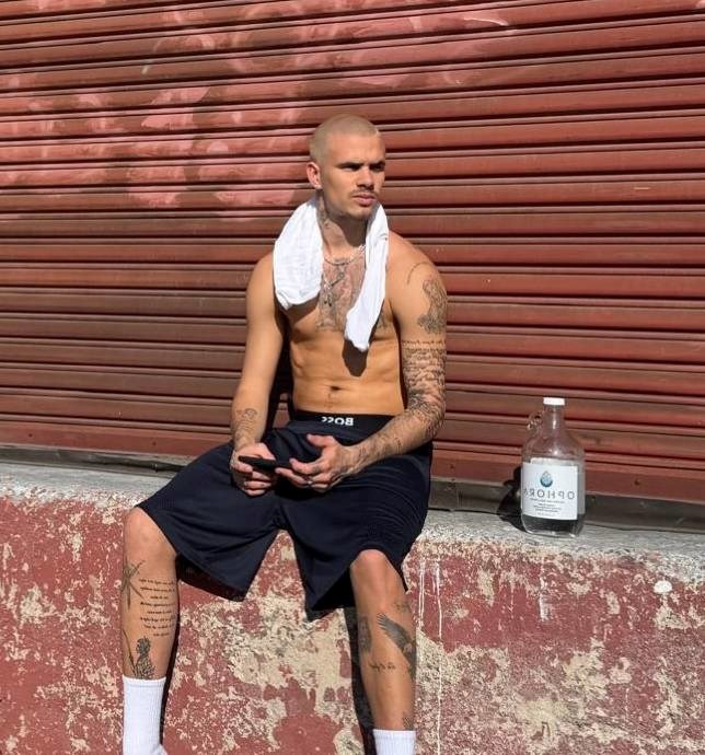 Sin Davida Beckhama na bicepsu istetovirao grčku muzu erotske poezije