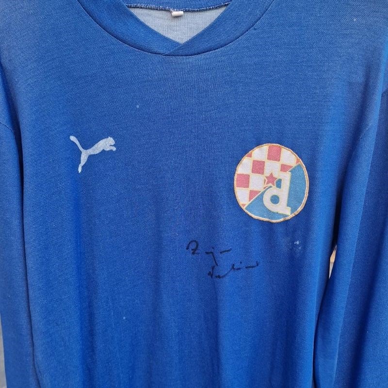 Za ovaj dres je Dinamo na aukciji ponudio tri tisuće eura