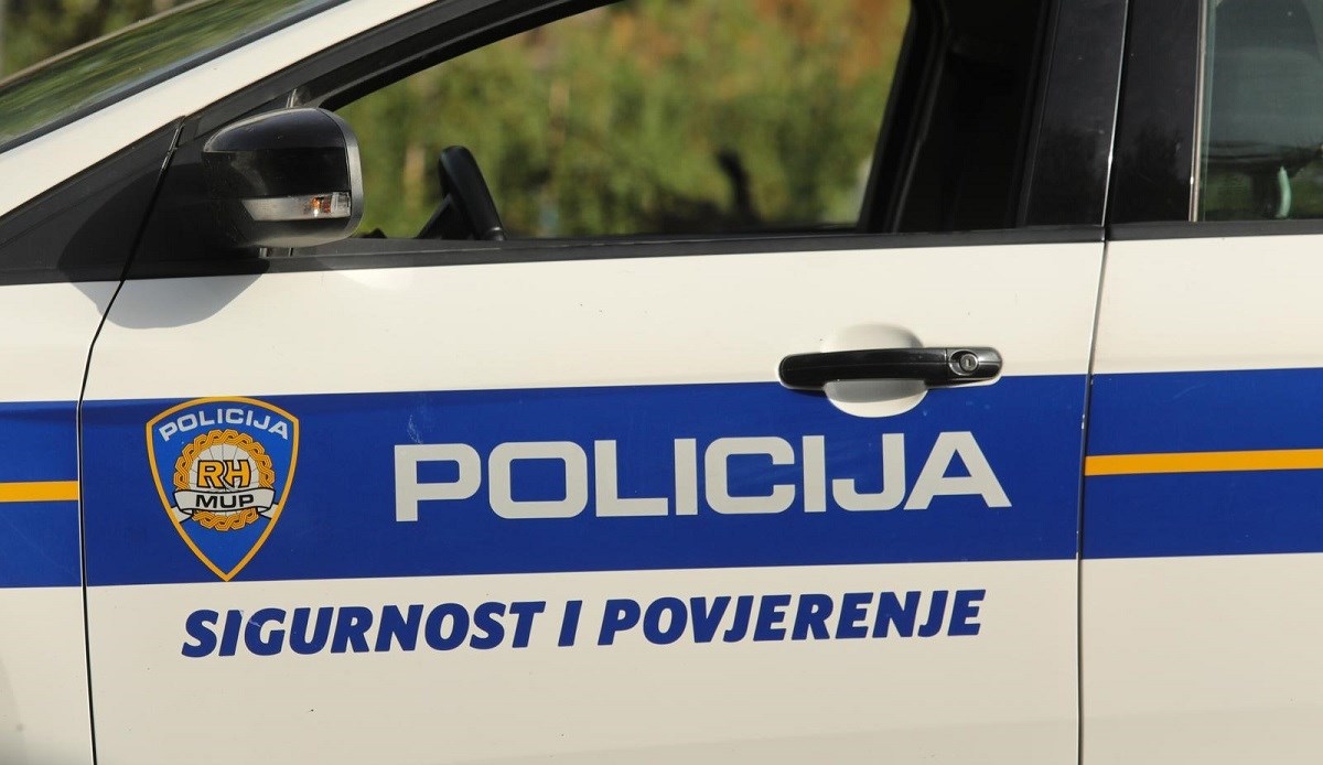 Iz kuće kod Đakova ukrao novac, zlato i pištolj od 250.000 kuna. Traži ga policija