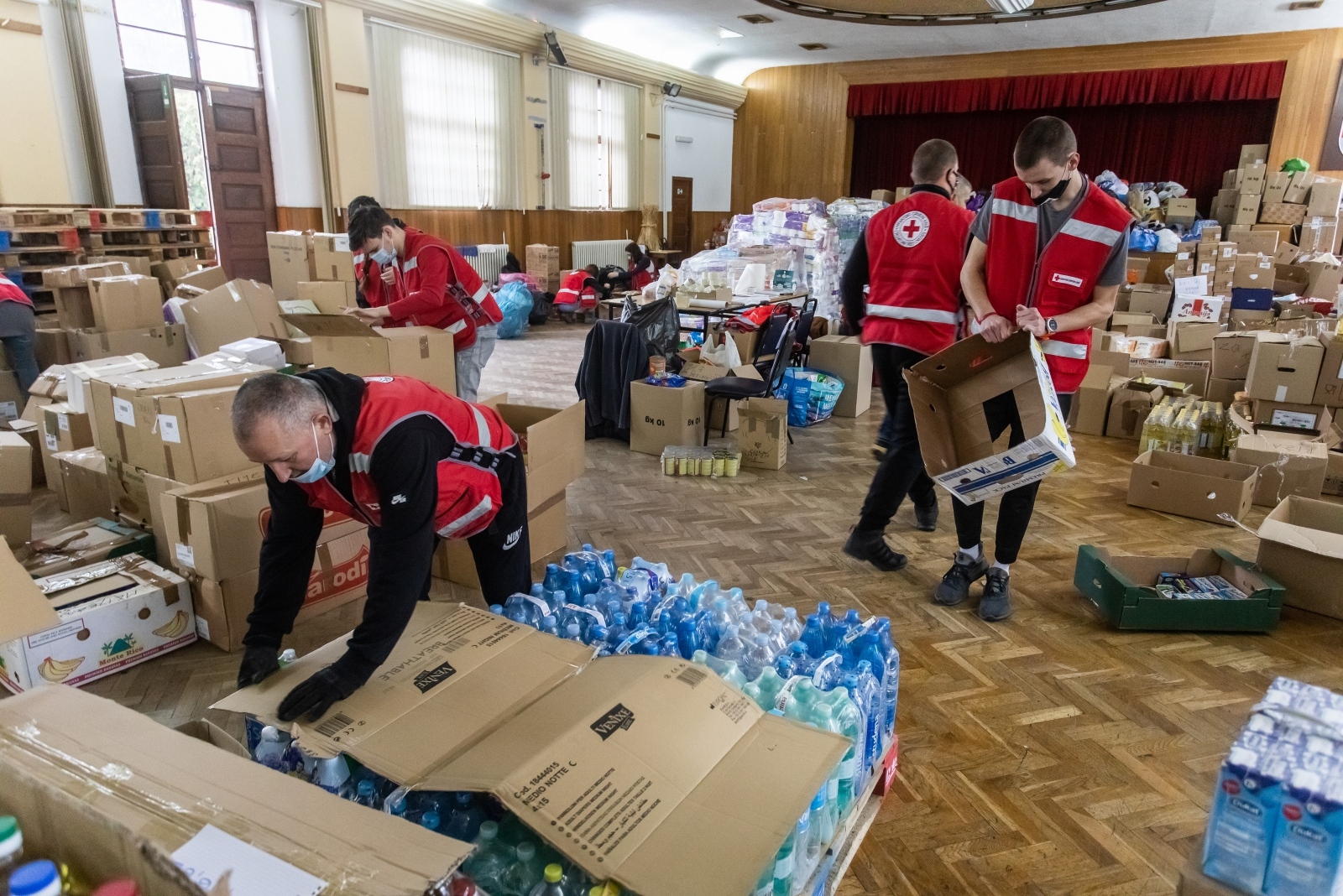 HCK: U tjedan dana podijeljeno 287 tona hrane, skupljeno 38.5 milijuna kuna