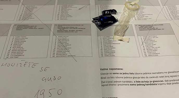 Netko je u Splitu na glasački listić zalijepio kondom i uz njega dodao i poruku