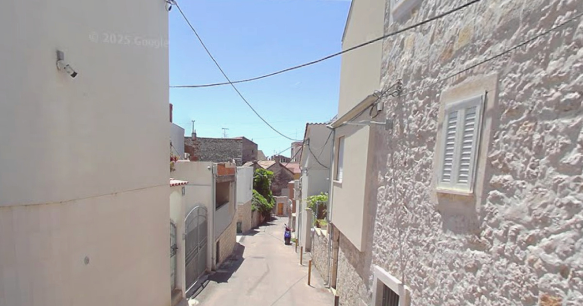 Psi u Šibeniku napali ženu i njenog ljubimca, vlasnicima kaznena prijava