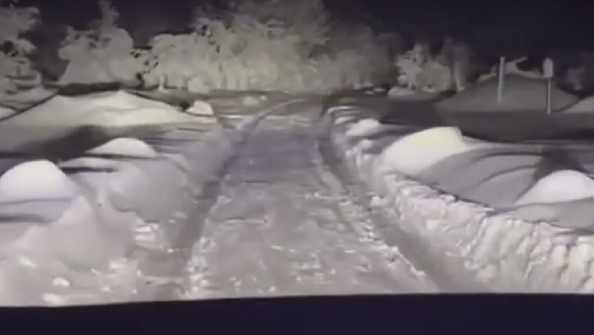 VIDEO Mladići iz Dalmacije snimili kako se Teslom probijaju kroz zametene ceste