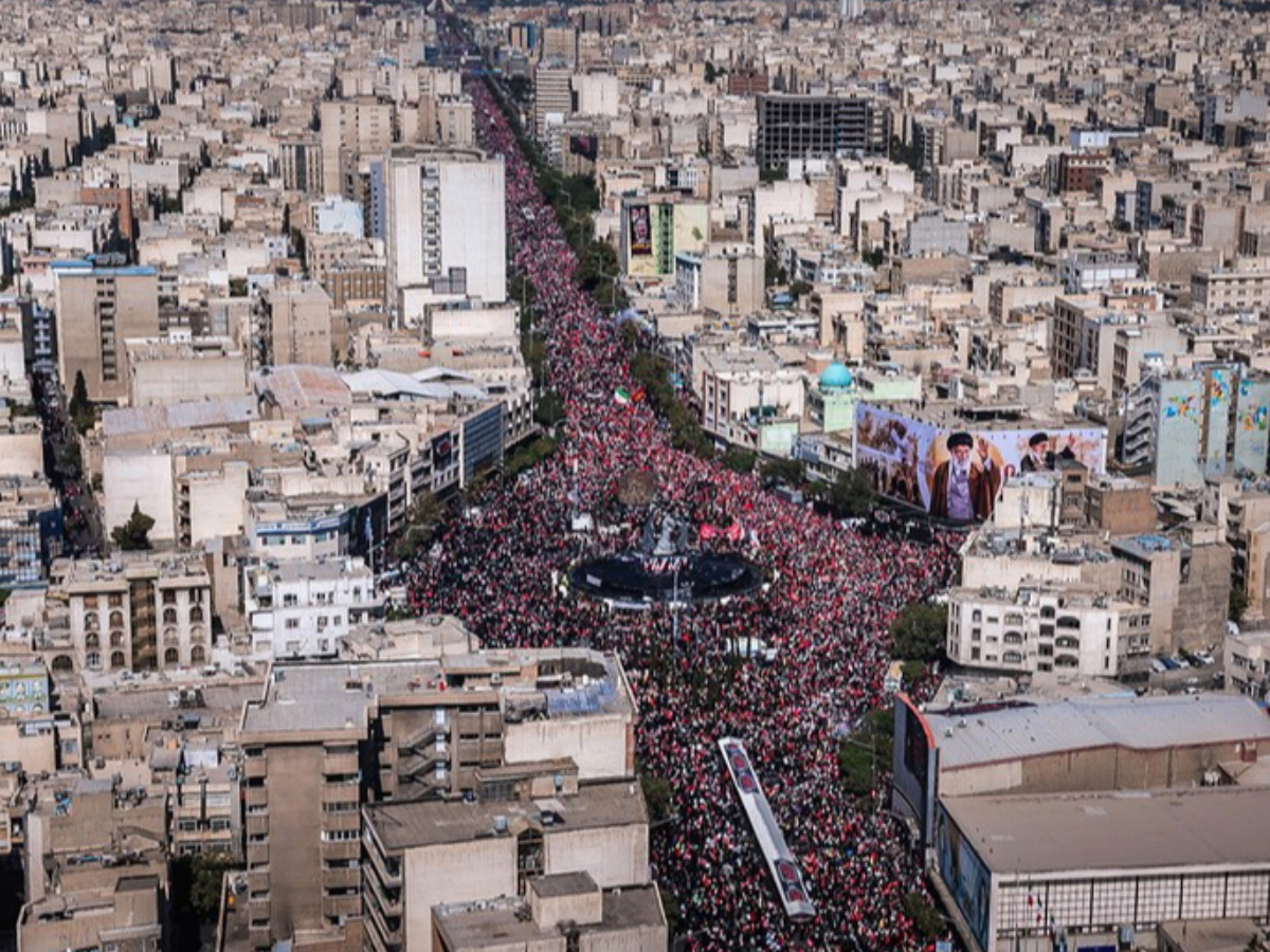 BBC: Iran je spektakularnim oproštajem od ajatolaha poslao poruku Americi