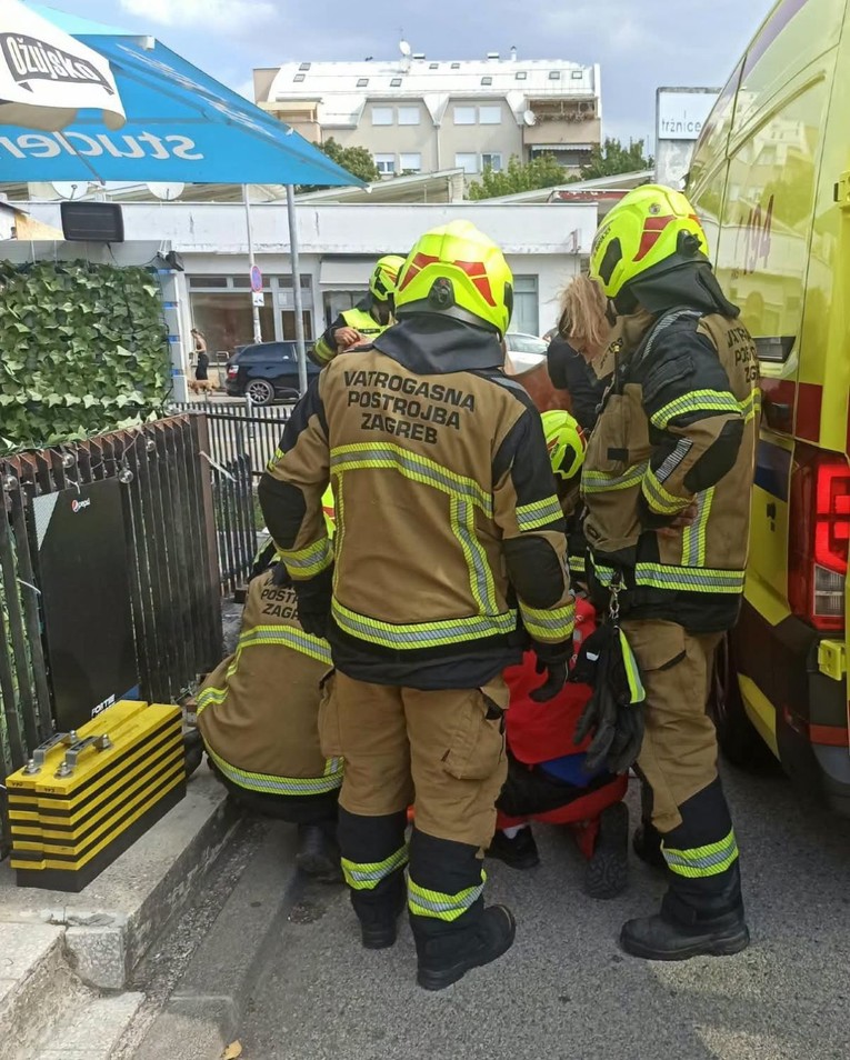 Zagrepčanin pao na metalnu ogradu. Dio mu ostao u glavi