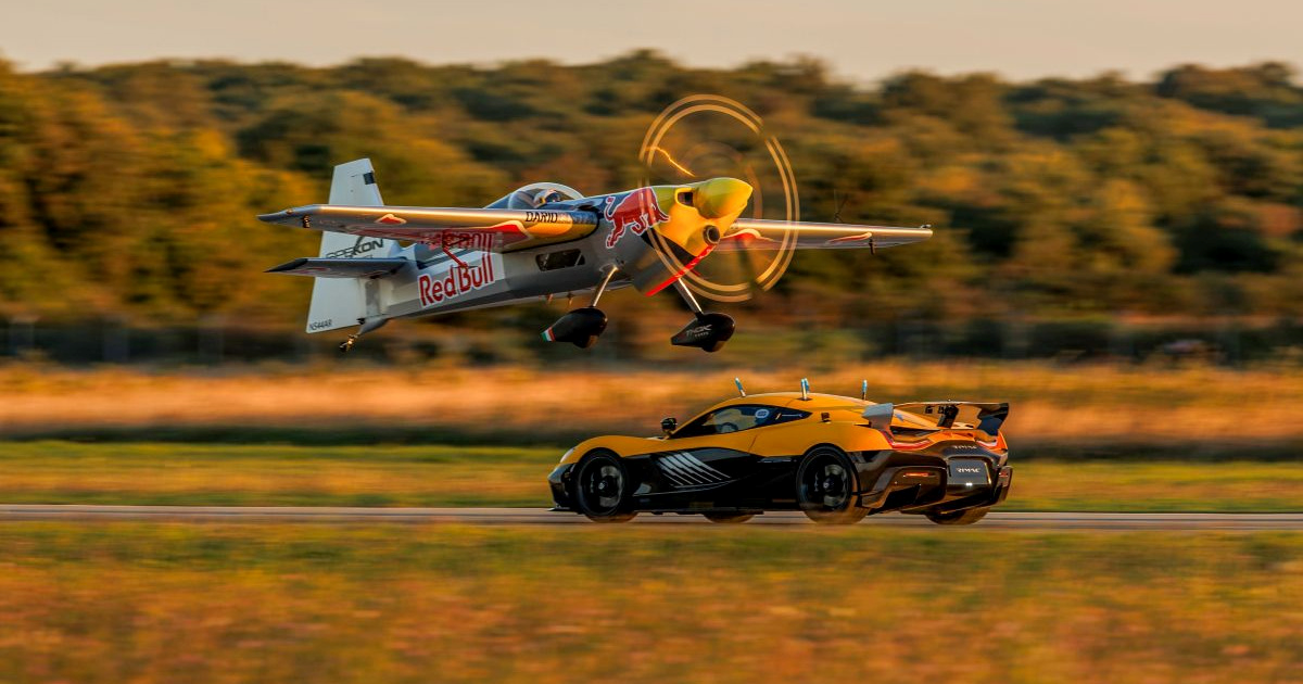 VIDEO Povijesni pothvat. Pilot sletio na vlak koji juri 120 km/h, pomogao mu Rimac