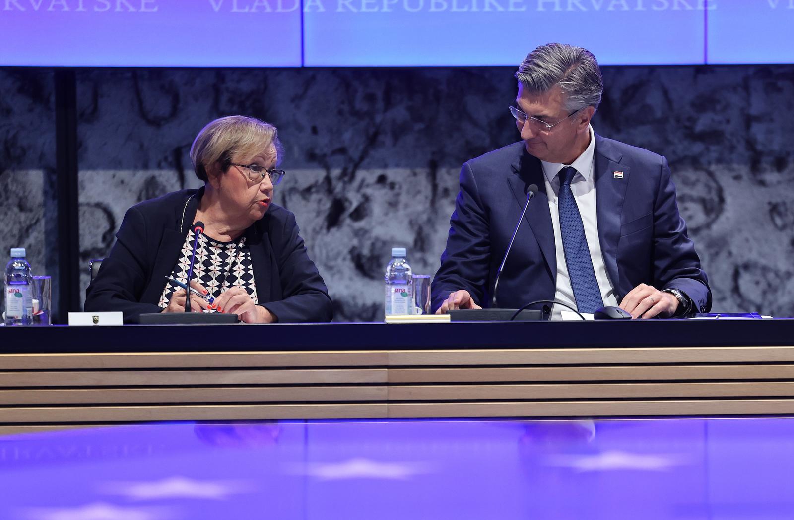 Plenković najavio prvi zakon o zaštiti prava starijih osoba