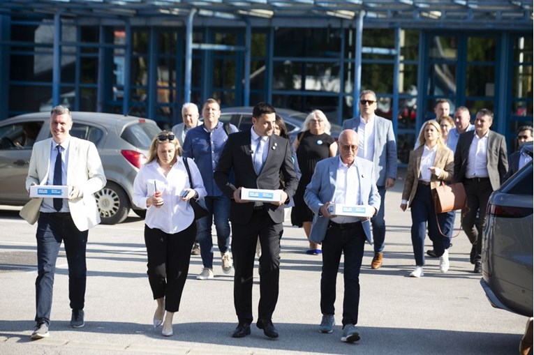 Bernardić: Možemo razgovarati s SDP-om i HDZ-om, ali nikako s korumpiranim Možemo