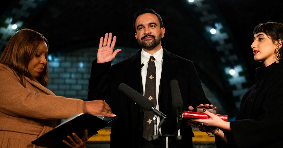 Zohran Mamdani prisegnuo na dva Kurana