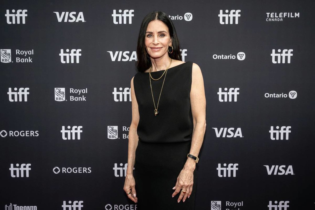 Courteney Cox nakon dugo vremena viđena u javnosti, predstavila je novi film