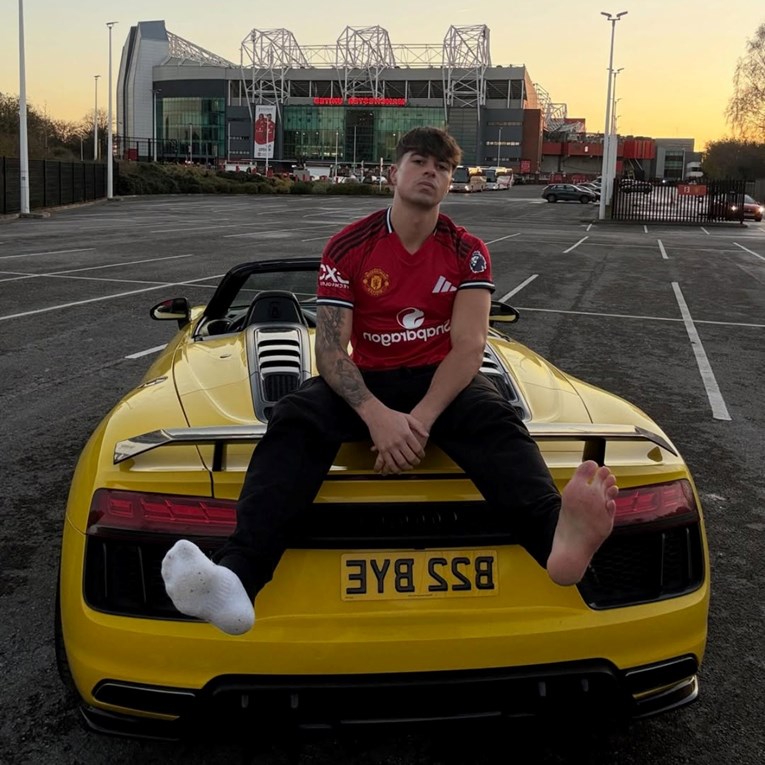  Obogatio se zahvaljujući 18+ fetišu: Napustio je mornaricu i posvetio se OnlyFansu