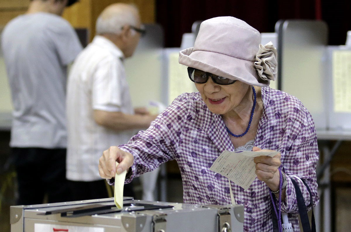 Japanci biraju gornji dom parlamenta, premijerova koalicija slovi za favorita