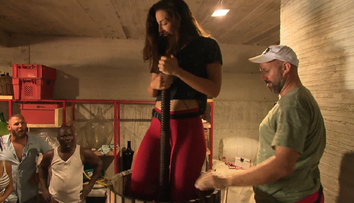 Kristina Mandarina gazila grožđe, Maja Bajamić zaplesala u bačvi