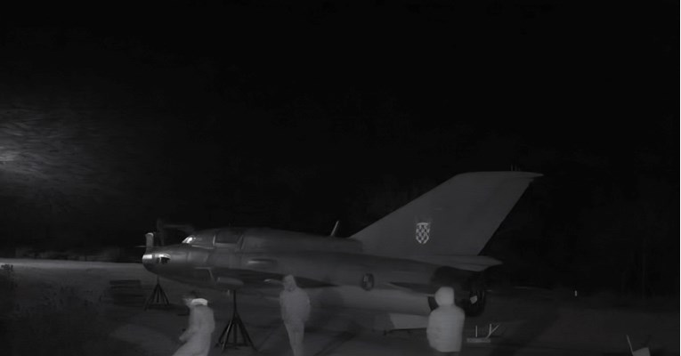 Gradonačelnik Dubrovnika: Ne penjite se na MiG na Srđu i ne čupajte dijelove aviona