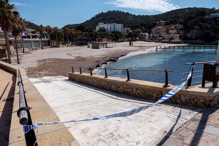 U Španjolskoj prskali plažu izbjeljivačem. Svjedokinja: Sve je uništeno