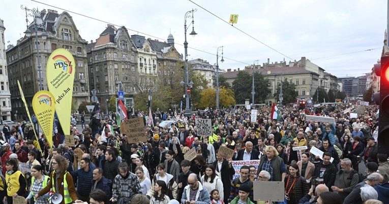 VIDEO Veliki prosvjed u Mađarskoj: "Orbane, gubi se!"