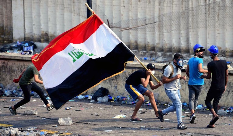 Prosvjedi u Iraku traju već tjedan dana. Stotinu je mrtvih i tisuće ranjenih