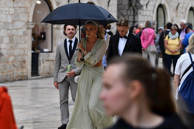 Od svih haljina na vjenčanju godine u Dubrovniku, jedna se posebno istaknula