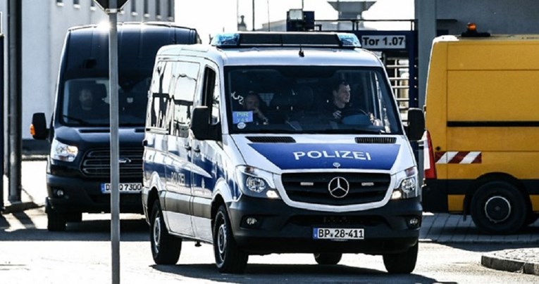Kupac u Njemačkoj ubio radnika (20) na pumpi jer ga je tražio da stavi masku