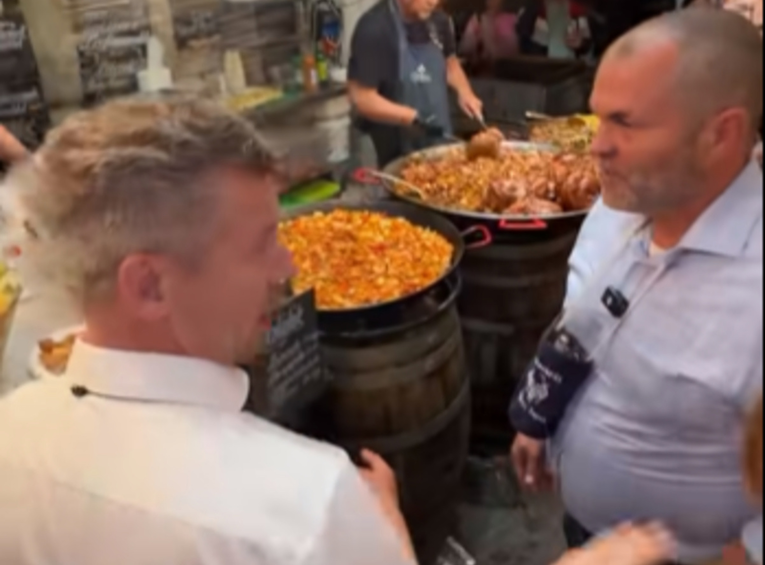 VIDEO Muškarac čašom vina zalio Magyara: "Napio se da skupi hrabrost"