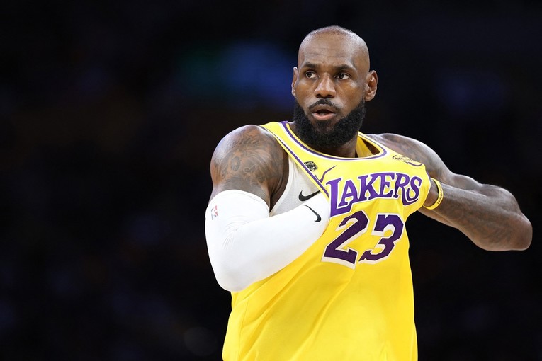 LeBron James je najplaćeniji igrač u povijesti NBA lige. Evo koliko je zaradio