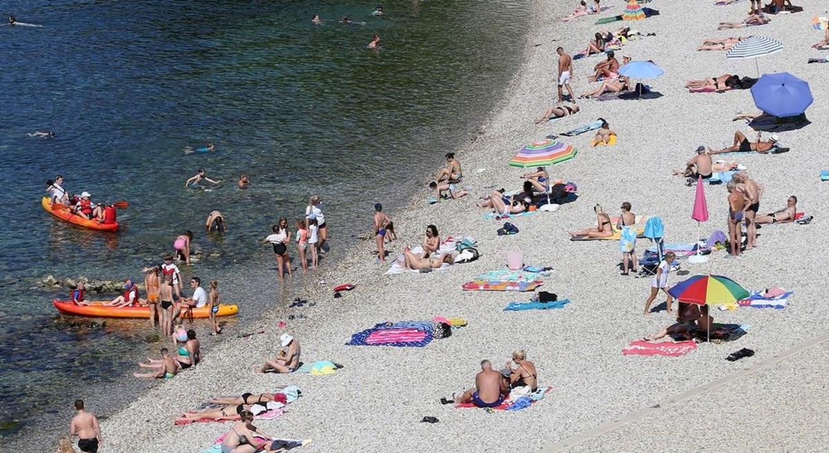 Švicarac (62) mini kamerom na prstu snimao golu djecu u Istri. Uhićen je