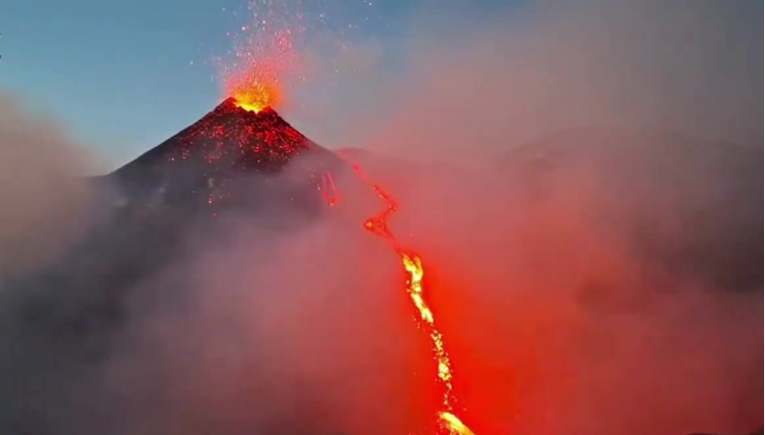 VIDEO Eruptirala Etna