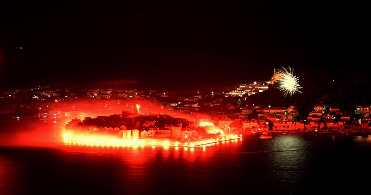 Pogledajte fantastične fotografije Torcidinog slavlja s Korčule