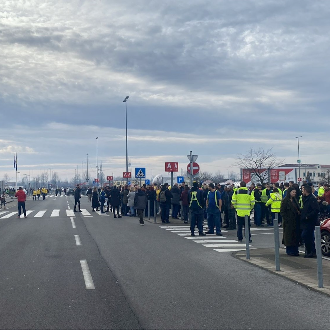 Evakuirana zagrebačka Ikea, oglasili su se alarmi