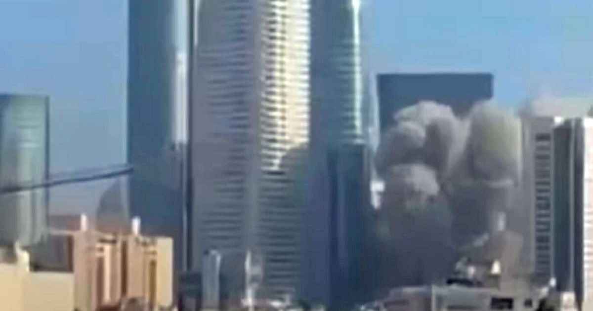 FOTO I VIDEO Iranski balistički projektil pogodio neboder u centru Tel Aviva