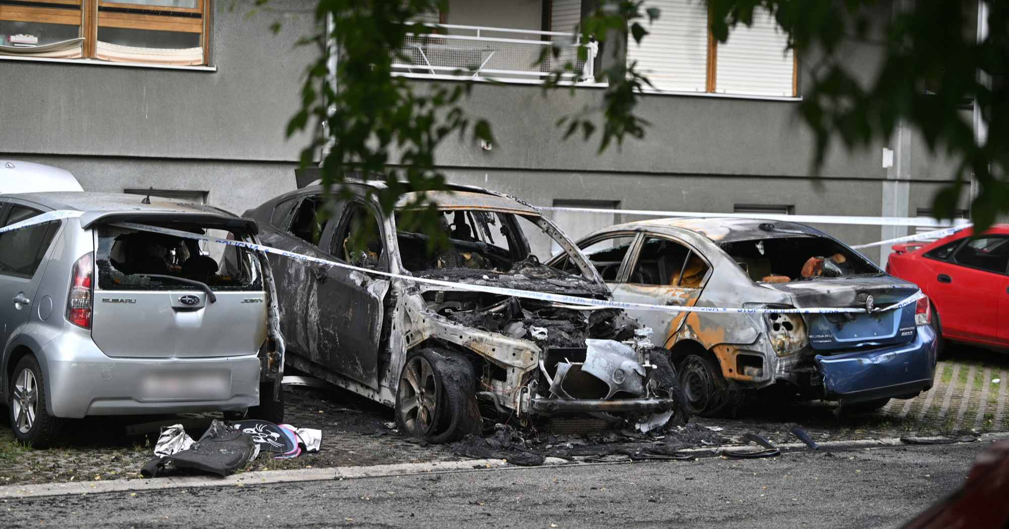 FOTO Na parkiralištu u Zagrebu izgorio BMW